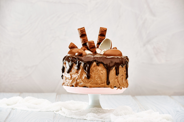 KINDER CAKE – Tort, nutella, krem, mleko w proszku, czekolada
