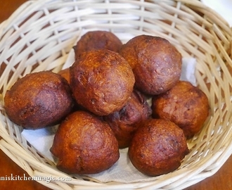 Undan Pori/ Gund/ Sweet Bonda ( Sweet Wheat Fritters from Kerala)