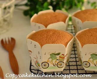 Orange Sponge Cupcakes (橙香海绵杯子蛋糕）