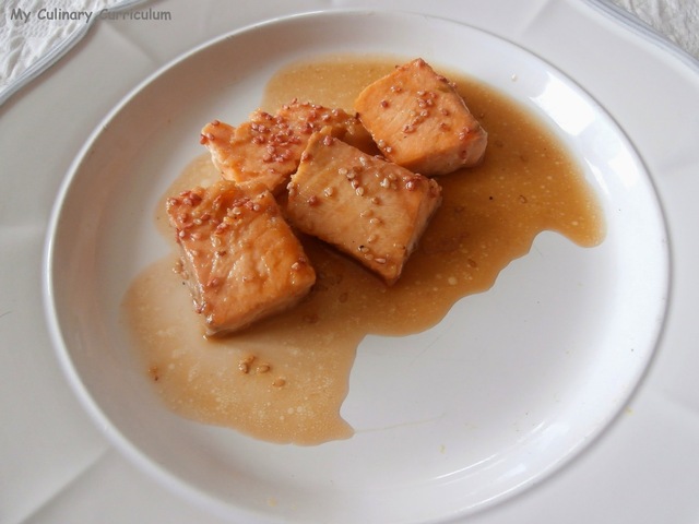 Saumon laqué au sirop d'érable, sauce soja et sésame à la Prune Ume (Lacquered salmon with maple syrup, soy sauce and sesame Ume Plum)