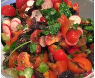 Pour fêter le printemps et l'arrivée des premiers radis sur nos étals ,une petite salade Tunisienne: Slatet Fjil