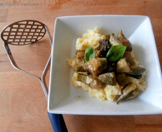 Purée à l'huile d'olive, olives noires et deux artichauts (Mashed potatoes with olive oil, black olives and two artichokes)