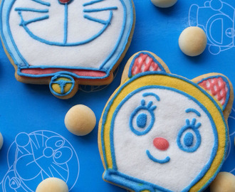 Doraemon 和 Dorami 糖霜饼干