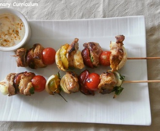 Brochettes d'agneau aux prunes et coriandre (Skewers of lamb with plums and coriander)