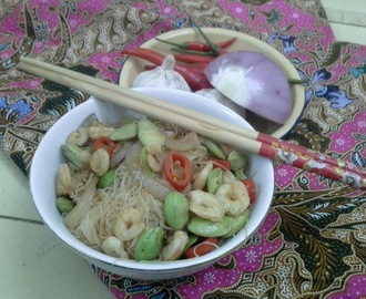 【食谱】马来煎臭豆炒米粉 Stir-fry Rice Vermicelli with Belacan and Stink Beans