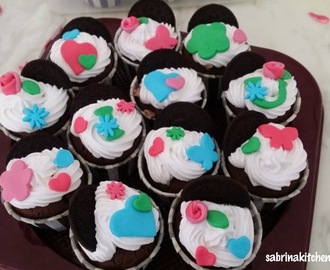 巧克力奥利奥杯子蛋糕~Chocolate Oreo Cupcakes