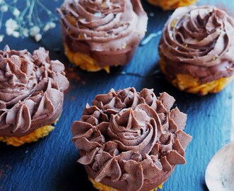 Cornflakes Chocolate Ganache Cups with Chocolate Frosting