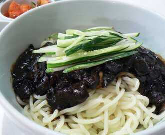 Masakan Korea: Jjajangmyun (Blackbean Noodle)