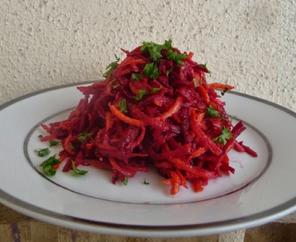 Salade violette: betterave, carotte, radis violet vinaigre à la pulpe de framboise