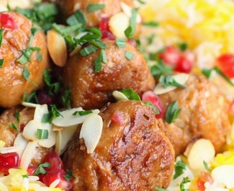 Boulette de poulet aux amandes, riz chelo, à l'iranienne