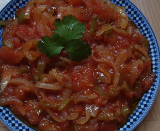 chakchouka/tchaktchouka ( plat à base de poivron/ tomate /oignon))