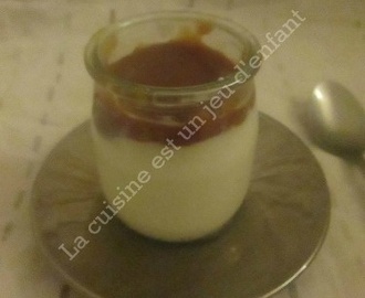 Yaourt et son nuage de caramel au beurre salé (sans yaourtière)