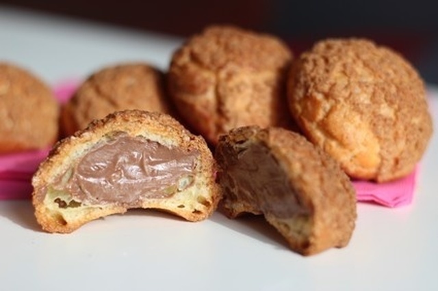 Eclairs & Choux au Chocolat & Fève Tonka