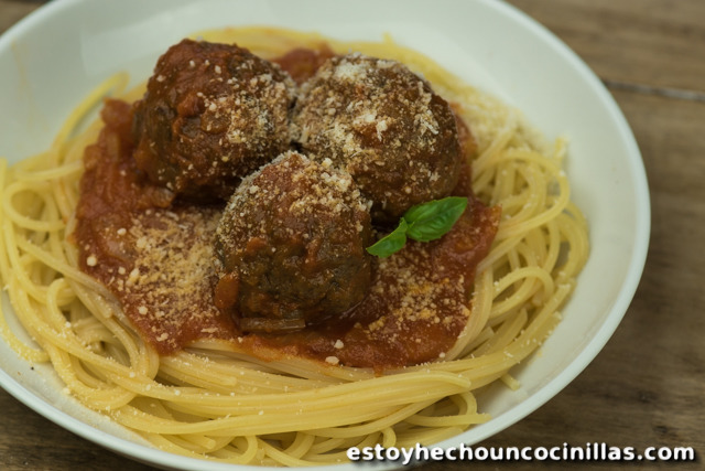 Recette de spaghetti aux boulettes et sauce tomate