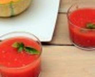 Soupe froide de tomates et pastèque