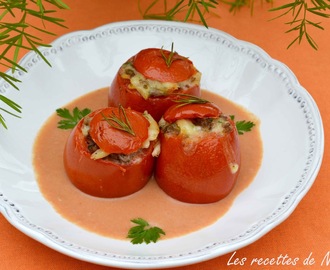 Tomates farcies aux risone et à la viande, sauce crémeuse tomate et balsamique