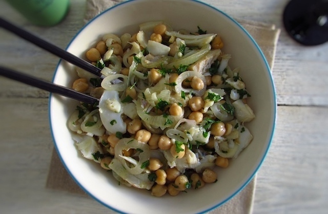 Chickpeas and cod salad | Food From Portugal