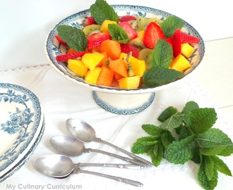 Salade de mangues, kiwis, fraises et melon à la menthe (Salad of mango, kiwi, strawberries, melon and mint)