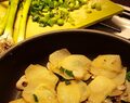 Omelette aux oeufs de caille, pommes de terre & aillet