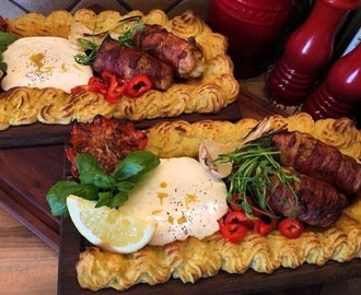 Plankstek med ostfyllda kycklinglårfiléer, parmesanduchesse och citronaioli