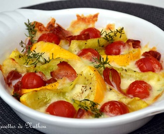 Courgettes rondes et tomates cerise rôties au jambon cru et à la mozzarella