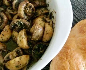 EASY & DELICIOUS: Champignons uit de oven met knoflook en kruiden