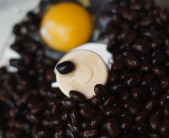 Happy Valentine's Day: Healthy Black Bean Chocolate Cupcakes