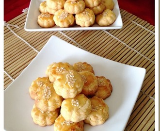 Salted Egg Yolk Cookies (蛋黄酥饼）