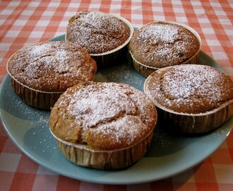 Gluténmentes muffin – vörös áfonyával, étcsokival és dióval