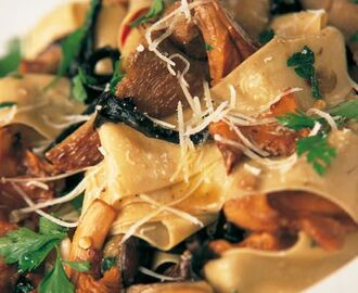 Jamie Oliver: pasta met gemengde paddenstoelen