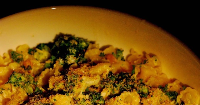 pasta met romige champignons - broccoli saus en knapperige kruidenpanko