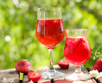 9 Drink Recipes for Your Summer Parties