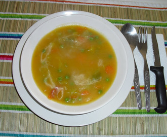 Sopa de Frango e macarrão