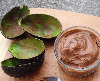 Receita de Mousse de Abacate e Chocolate, aprenda como fazer um mousse simples e fácil de abacate com chocolate.