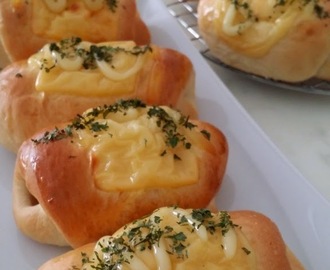 Cheese Hotdog Bread ~ 起司热狗餐包
