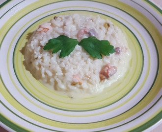 Risotto con salmone, fiori di zucca e burrata - Visita il Blog https://cucinerai.blogspot.it