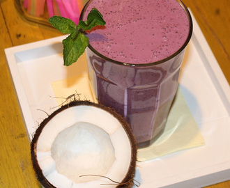 Coconut blueberry smoothie