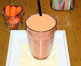 Carrot pineapple smoothie