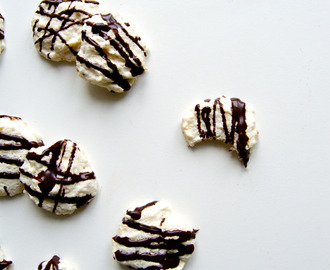 Almond Meringue and Dark Chocolate Cookies
