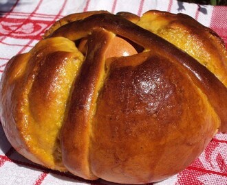 Pão de Pascoa de Erva-Doce e Canela