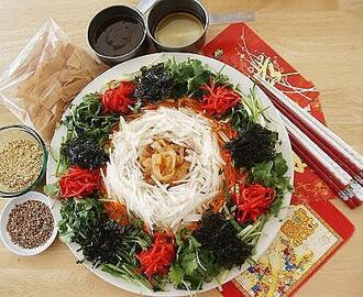 Homemade Yee Sang for Chinese New Year (魚生)
