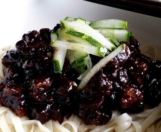 Noodles with blackbean sauce Jjajangmyeon 짜장면