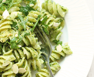 Quick and Easy Pasta with Rocket Pesto
