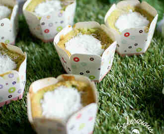 Pandan Coconut Rice Flour Chiffon Cupcakes with Coconut Ice Cream 班兰米粉戚风杯子蛋糕 - 椰子雪糕馅 LTU #22