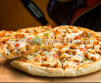 Chicken Tikka Pizza / Homemade Chicken Pizza - MeemisKitchen