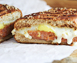 Spicy Sausage and Mango Grilled Cheese Sandwich Recipe