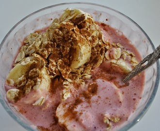Banana strawberry oatmeal ice-cream. Мороженое из банана и клубники с овсяными хлопьями