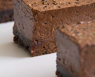 Frozen Chocolate Mousse Cake with a Pinch of Pepper
