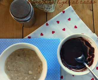 Porridge con fiocchi d'avena, banana e cremina al cacao a zero calorie