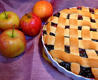 Apple and blackberry pie